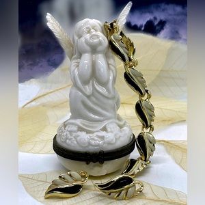 Vintage Coro Parure Set Goldtone Black & Cream Leaf Design Bracelet & Earrings